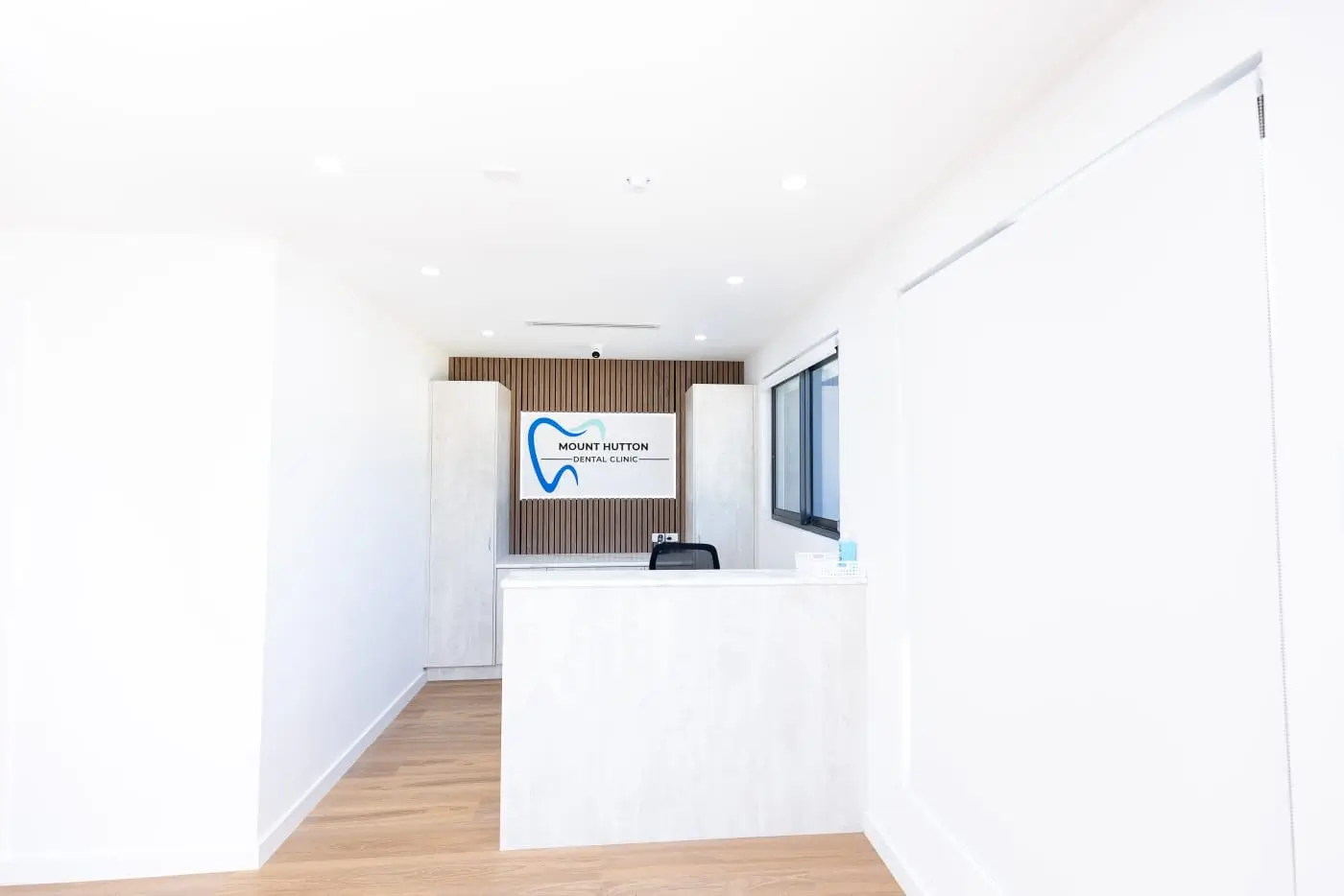 Mount Hutton Dental 
          <div class=
